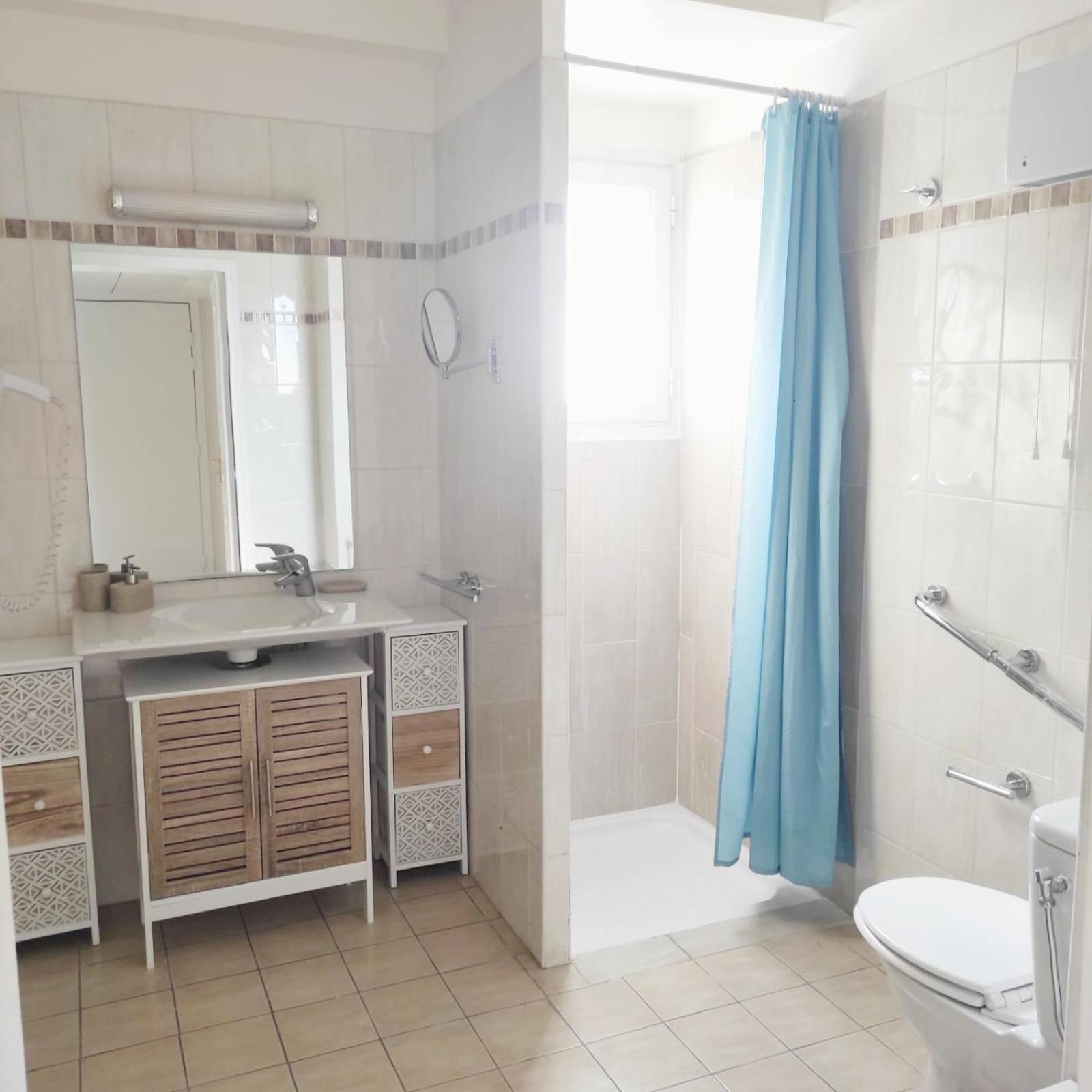 Apartment Les De Robinson: Riverside With Pool In Mandelieu-la-Napoule